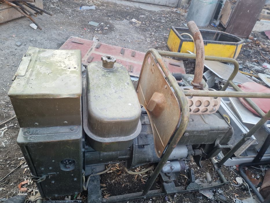 Генератор 220- 380в  ваенный