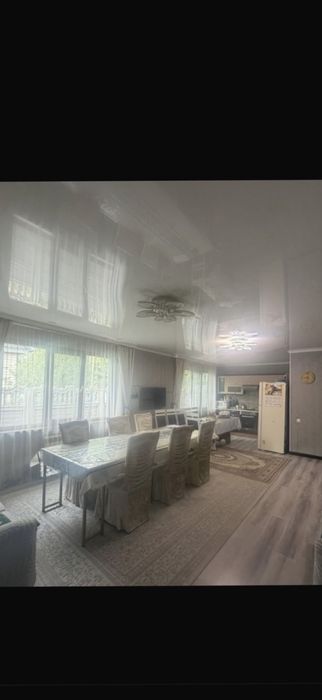 Еркінде Үй сатылымда 4 бөлмелі 6 кв бар баня бар қасында балабақша бар