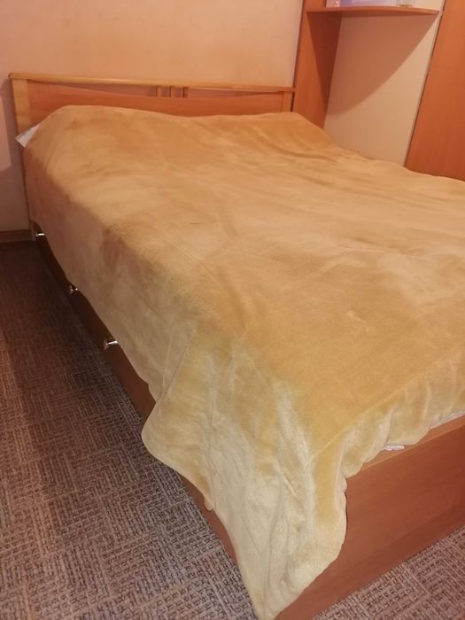 Продаётся двухспальная кровать