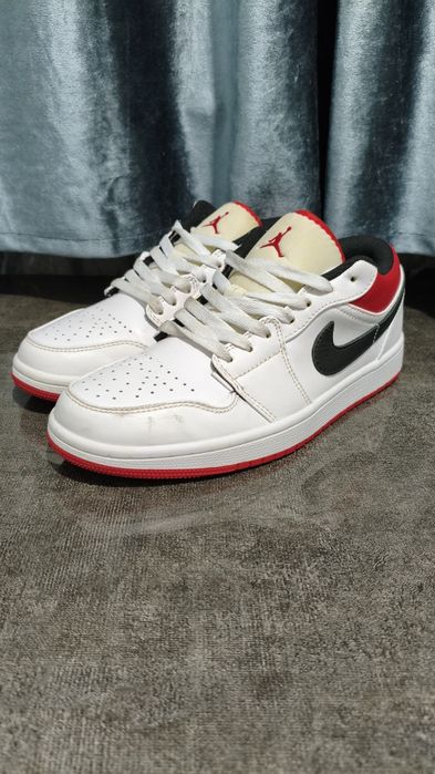Оригинальные кроссовки Nike Air Jordan 1