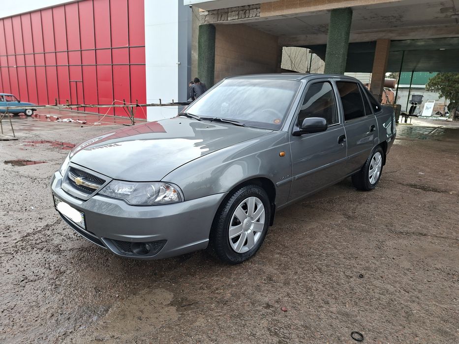 Нексия2 1.6 сотилади