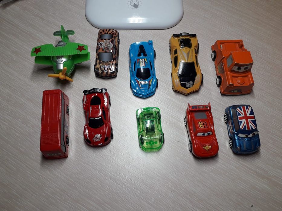 Продам детские машинки