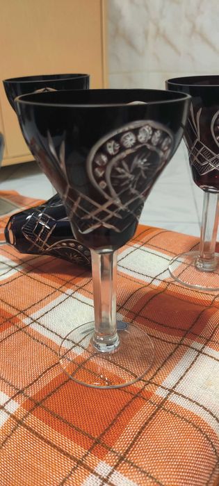 5 pahare cristal rubiniu plus sticla carafa Buzau Perla Lux