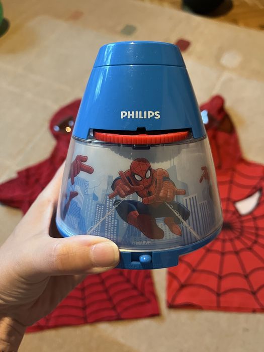 Сет 2 блузи spiderman, лампа и прожектор spiderman и чанта spiderman