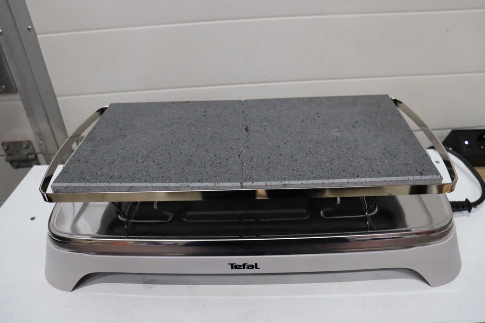 Tefal Raclette Grill Pierrade, 10 тигана, камък, 1350W, лек ДЕФЕКТ