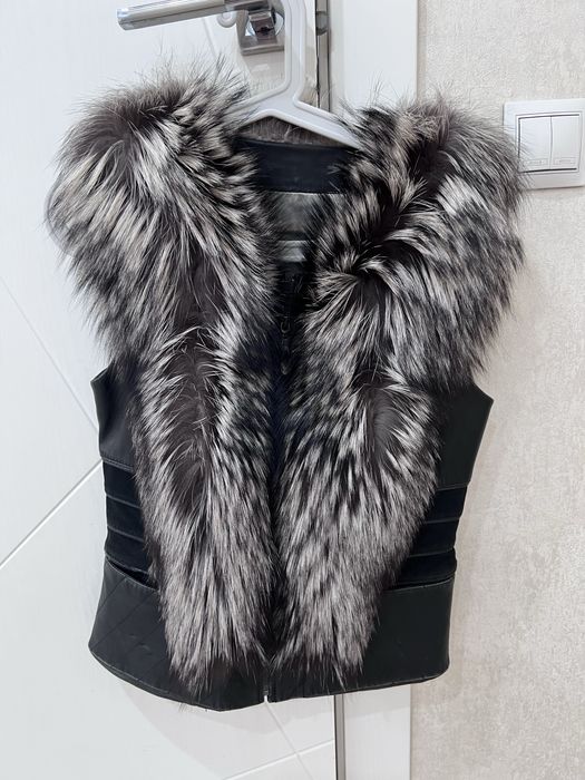 Жилетка натуральная кожа мех чернобурки