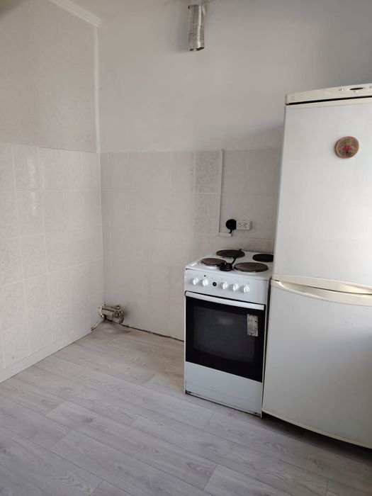 Продам 2 ком.кв. Севастопальская 21