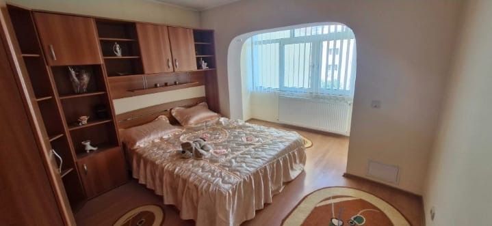 De vanzare apartament cu 3 camere