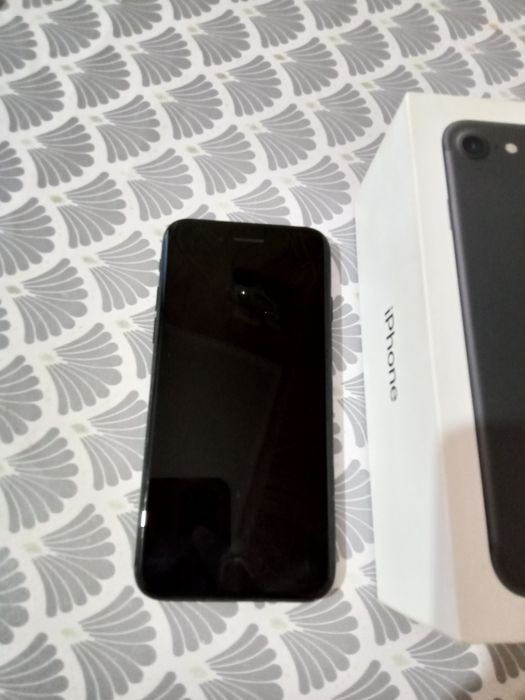 Продам Iphone 7 32гб