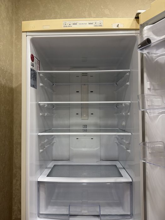 Продам холодильник LG