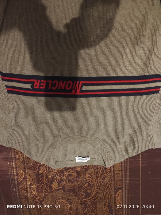 BOSS, Moncler - памучни пуловери