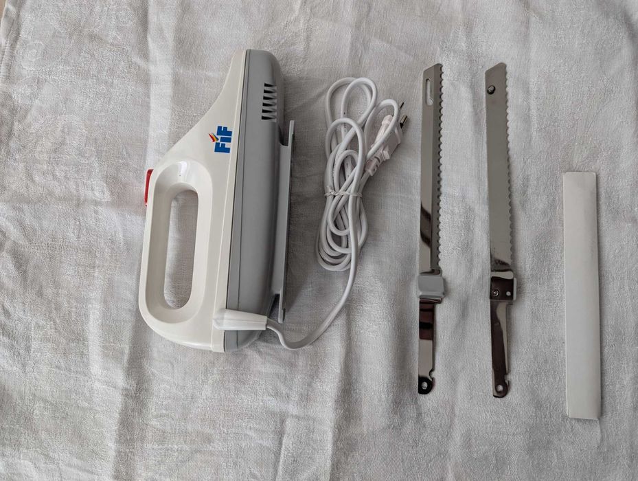 Електрически нож за месо