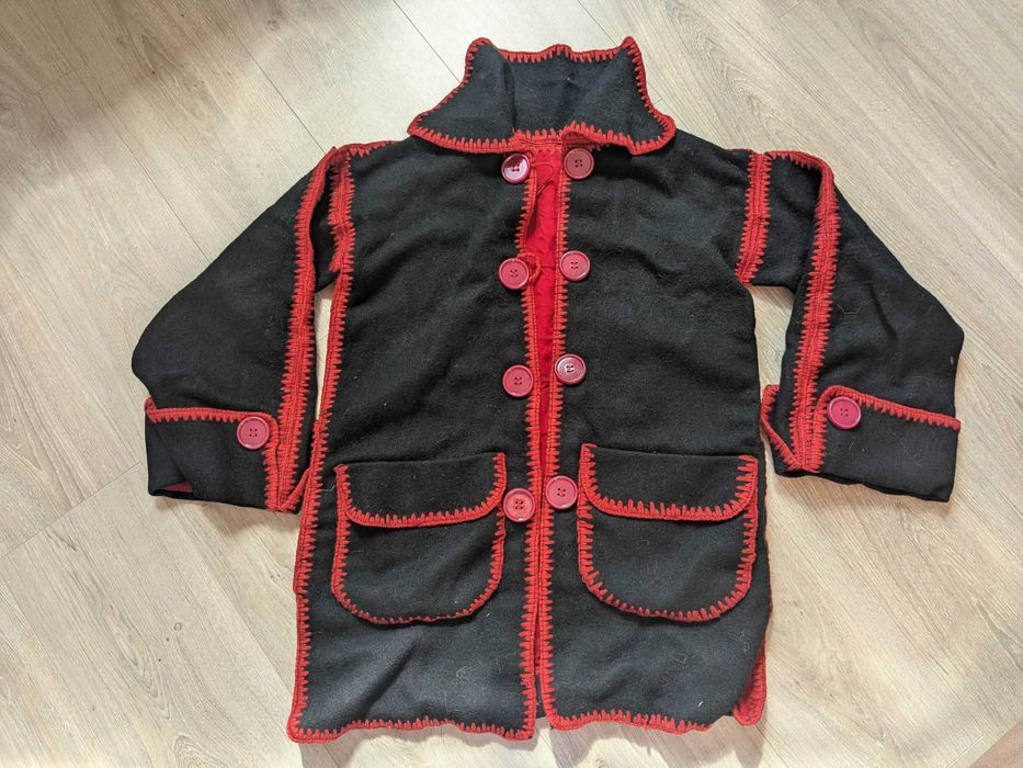 Вълнено ретро манто