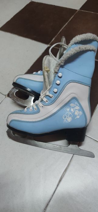 Коньки  фигурные