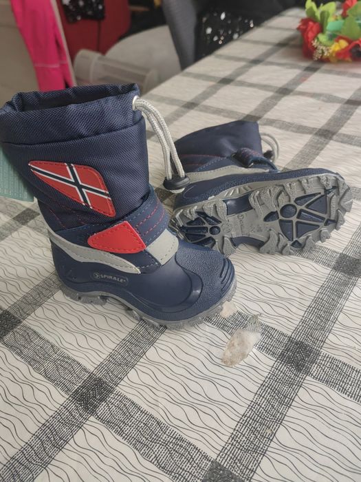 Зимни ботуши, размер 20, Spirale, Италия. За едногодишно бебе