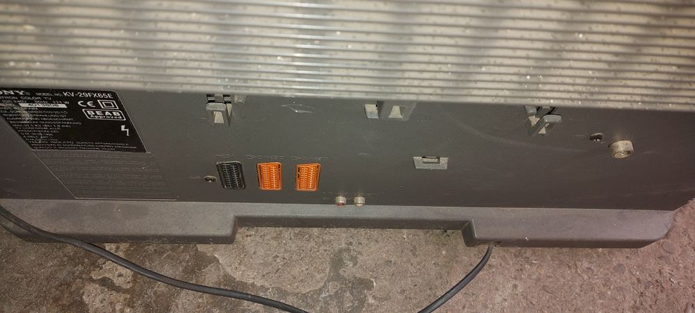 Vind sau schimb TV SONY fabricat in Spania , 70 cm