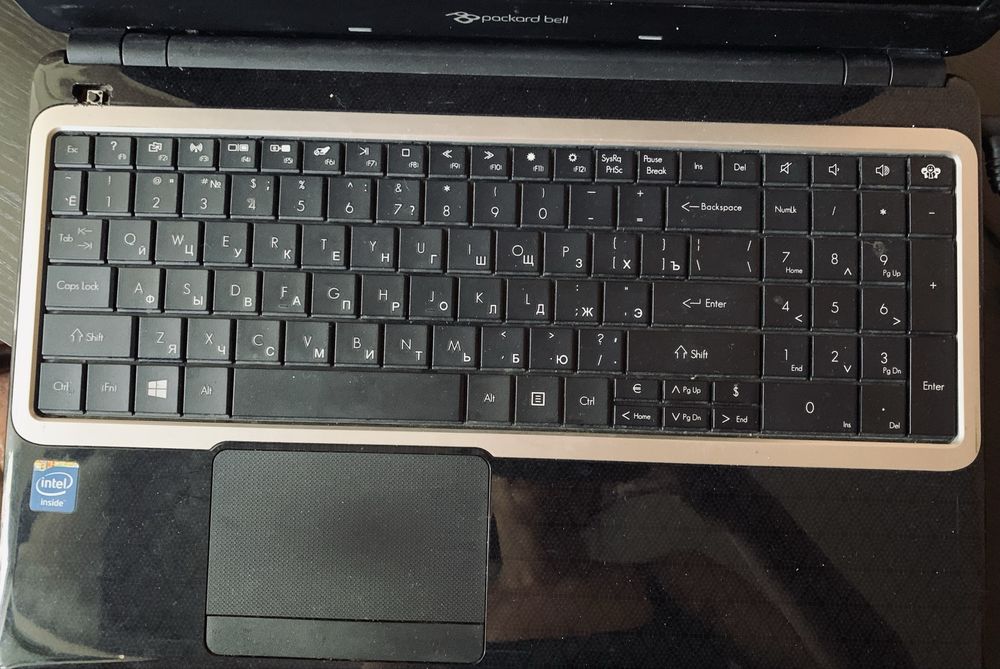 Ноутбук Packard Bell (Intel Celeron / 4GB) в среднем состоянии