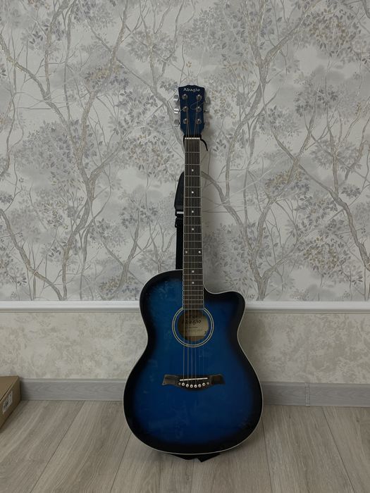 Продам гитару 17000 тг