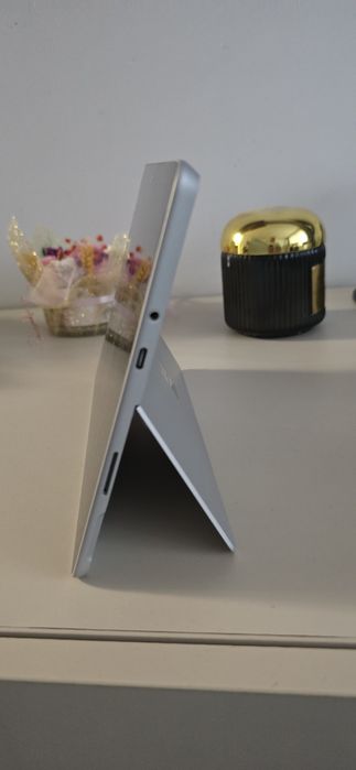 Microsoft Surface 1824 64gb vand sau schimb cu pc ddr4