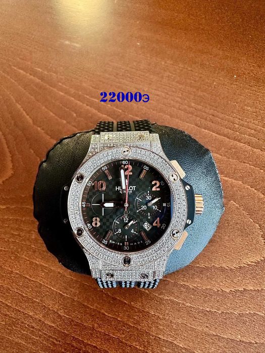 Продават се златни часовници 750* hublot