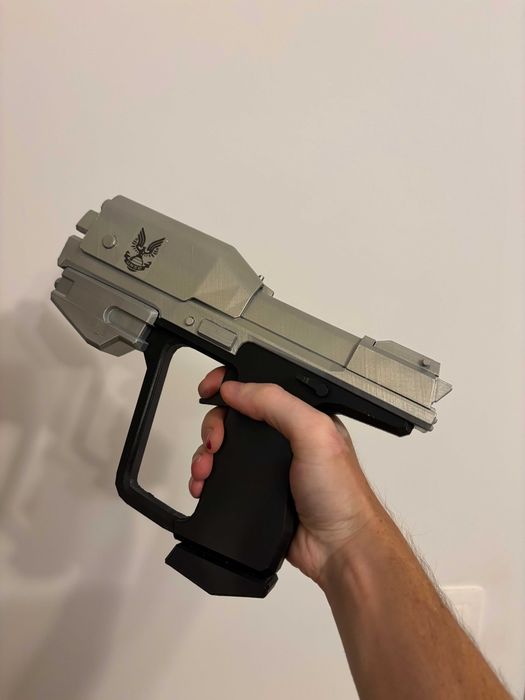Halo M6G Magnum – Legendary Spartan pistol Cosplay & Collectors