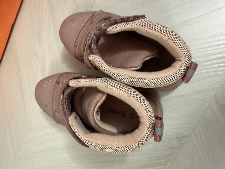 Весенние сапоги для девочки