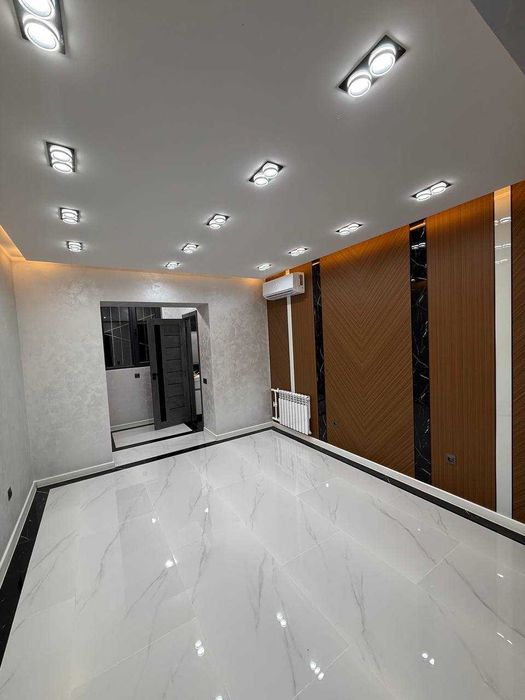 Срочно! Сдаётся коммерческое помещение в центре Бадамзара 1 линия!