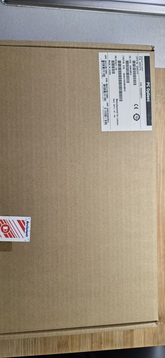 Продавам чисто нова клавиатура за лаптоп Lenovo Thinkpad