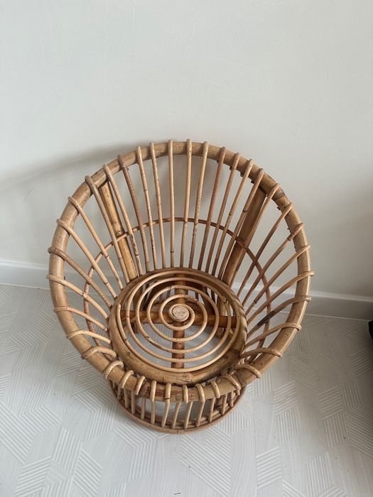 Vând scaun din ratan