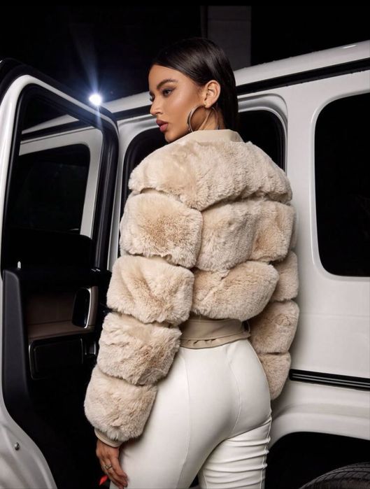 Уникално чисто ново яке с етикет