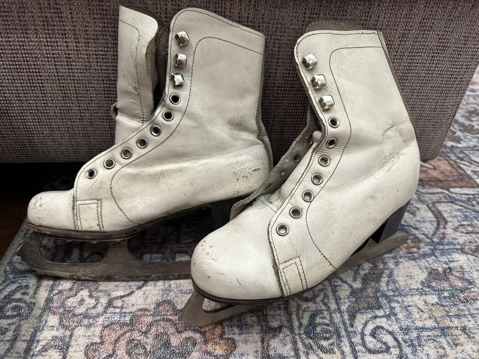 Фигурные коньки, 34 размер (21 см).