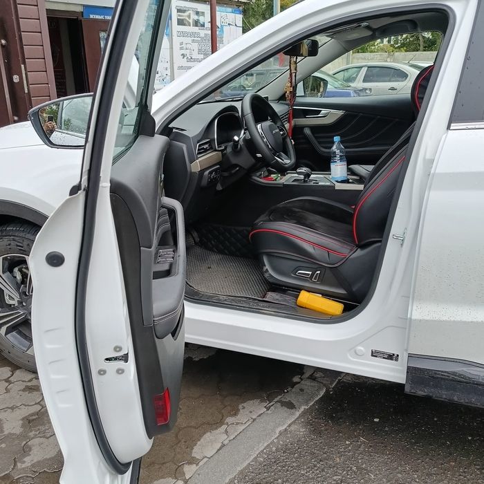 Продам машину Jetour X70