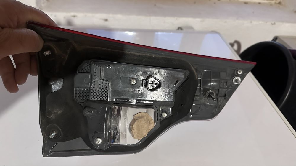 Фонарь на Тайота Highlander правый, багажник