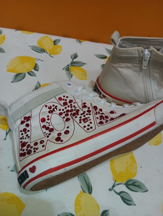 Moschino Love N 37 - 48 лв