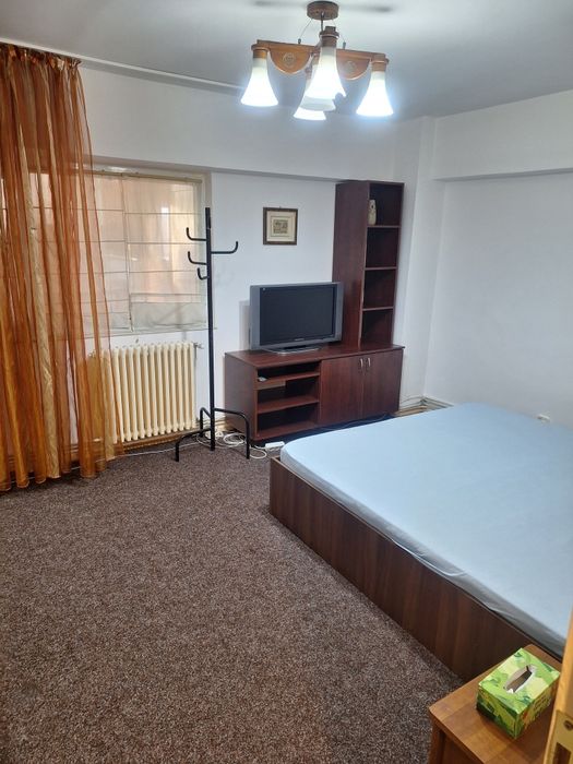 Pf .  INCHIRIEZ Ap 3 Cam D Centru Civic