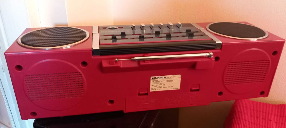 Radiocasetofon Palladium model 879 rosu 6 speaker