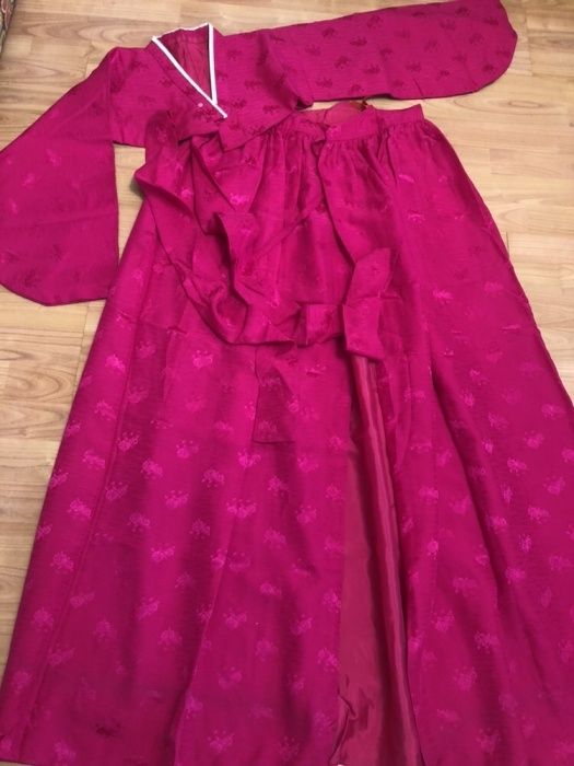 Корейское национальное платье продается