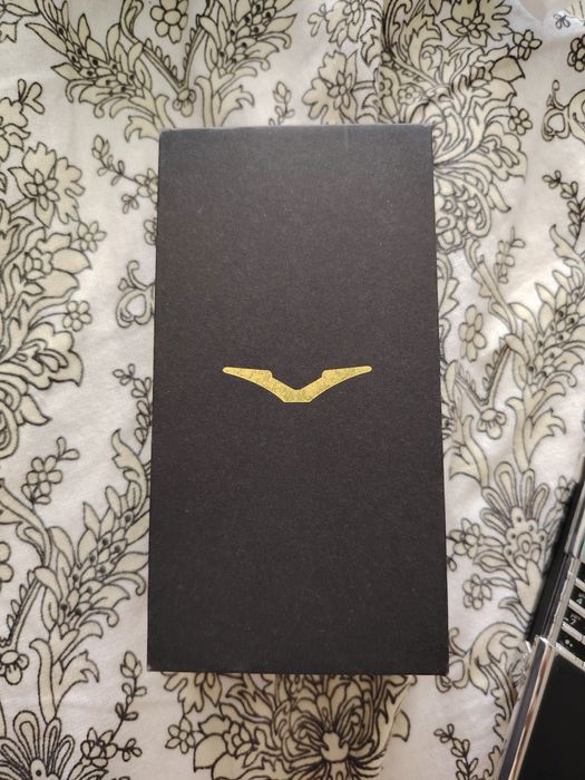 Продаётся телефон Vertu