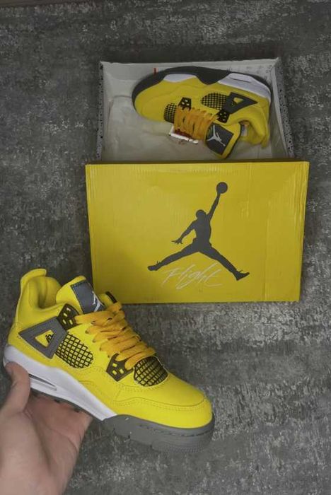 Jordan 4 Retro Lightning