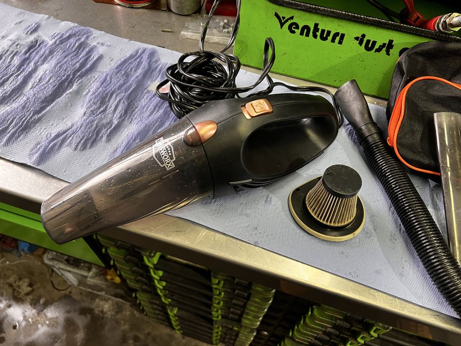 Aspirator de masina
