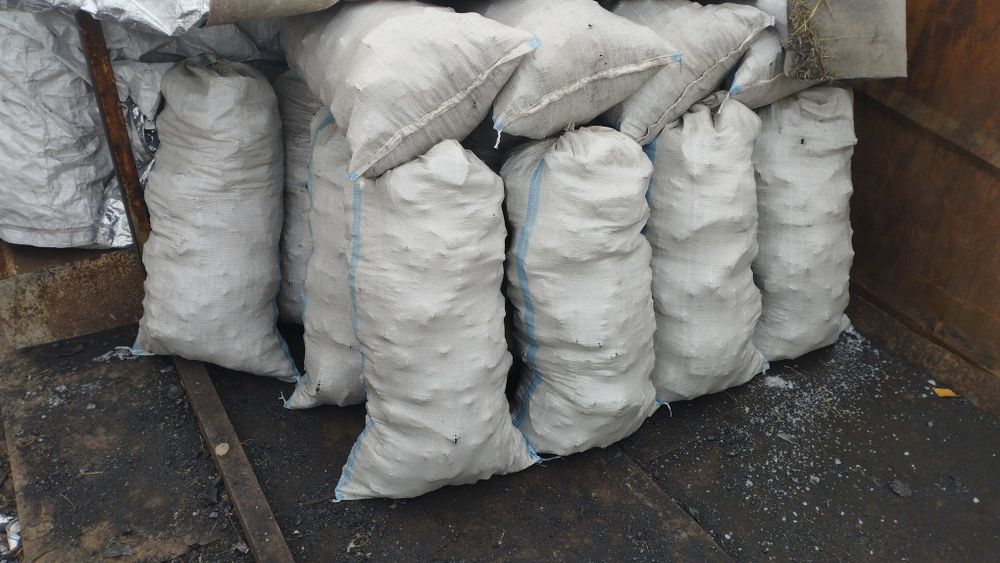 Көмір сатылады мешокпен