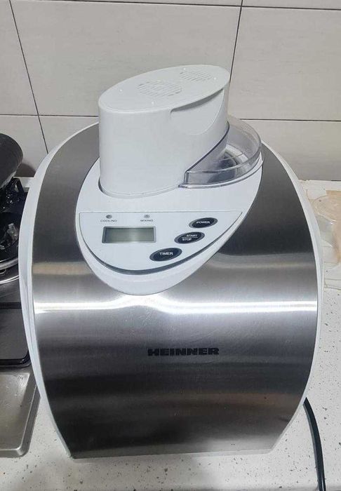 Aparat de facut inghetata Heinner 150W, 1.5 l