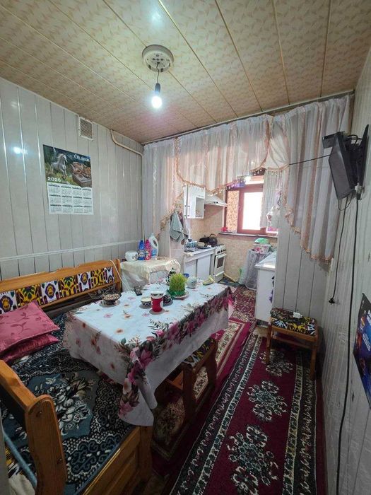 Продаётся 3х комн квартира на 3 этаже Ор-р Динамо базарчик
