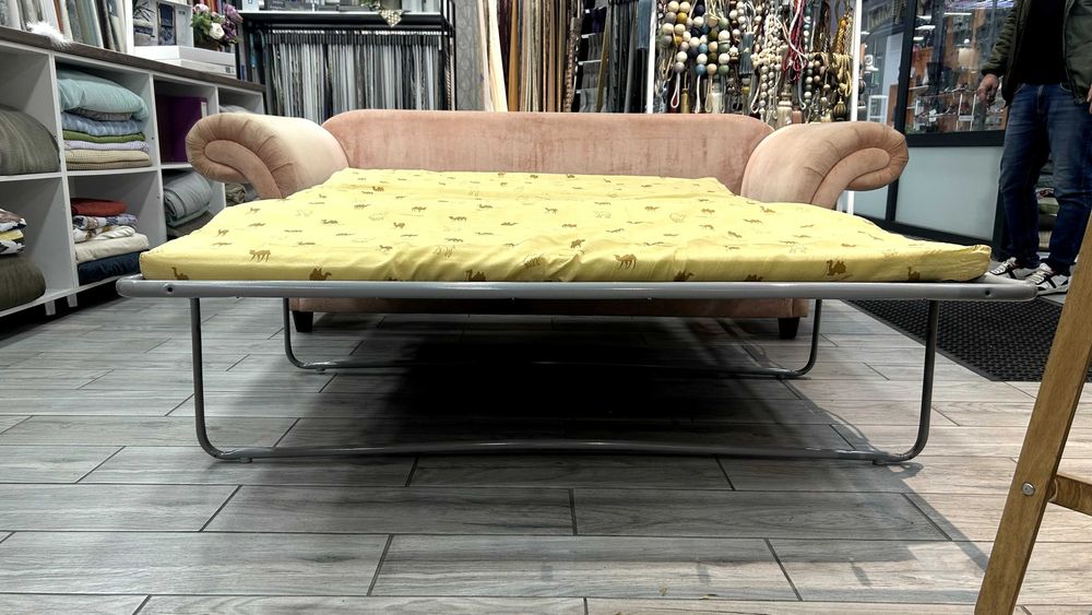 Продам Диван в хорошем состоянии