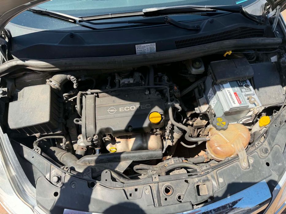 Opel corsa 1.2 benzină