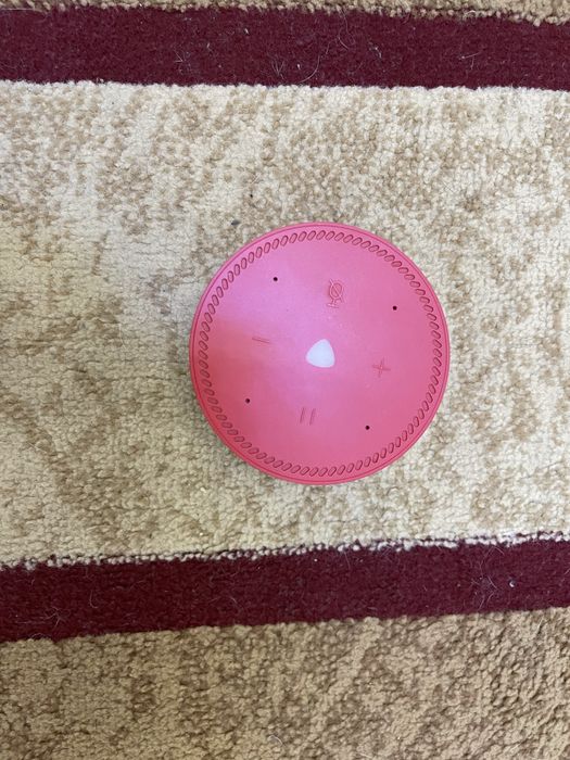 Yandex Алиса красный цвет