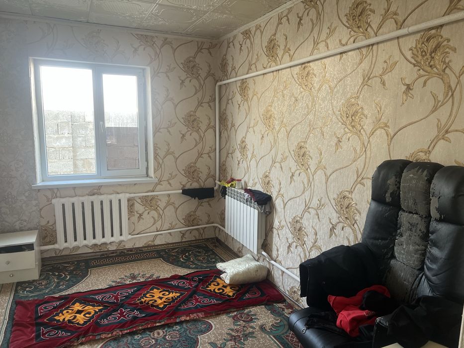 Дом продается в хорошем раионе.