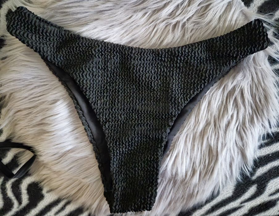 Долнище на бански