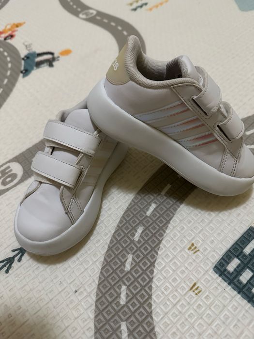 Детски маратонки adidas bubble