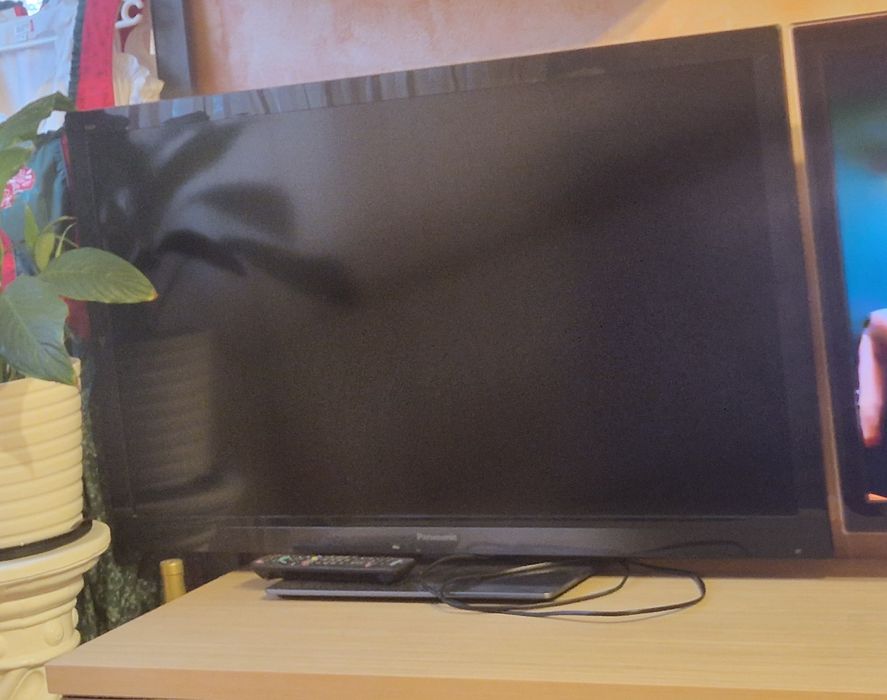 Vând TV Panasonic Smart